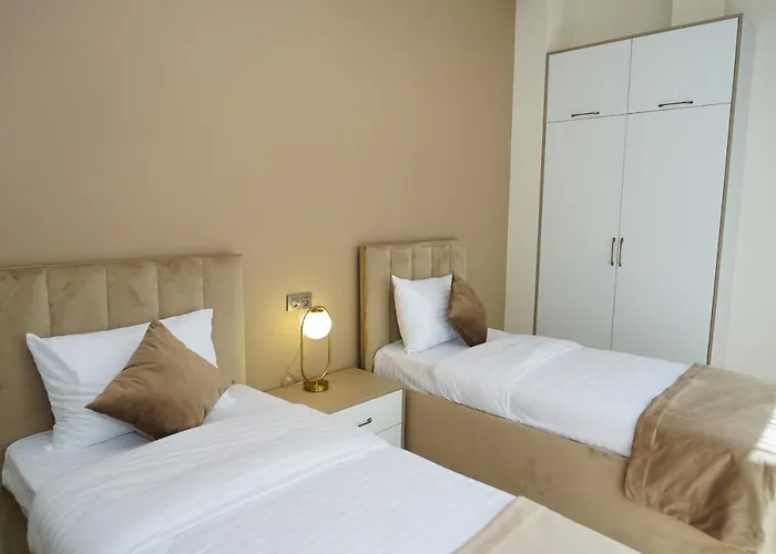 B&M Hotel
